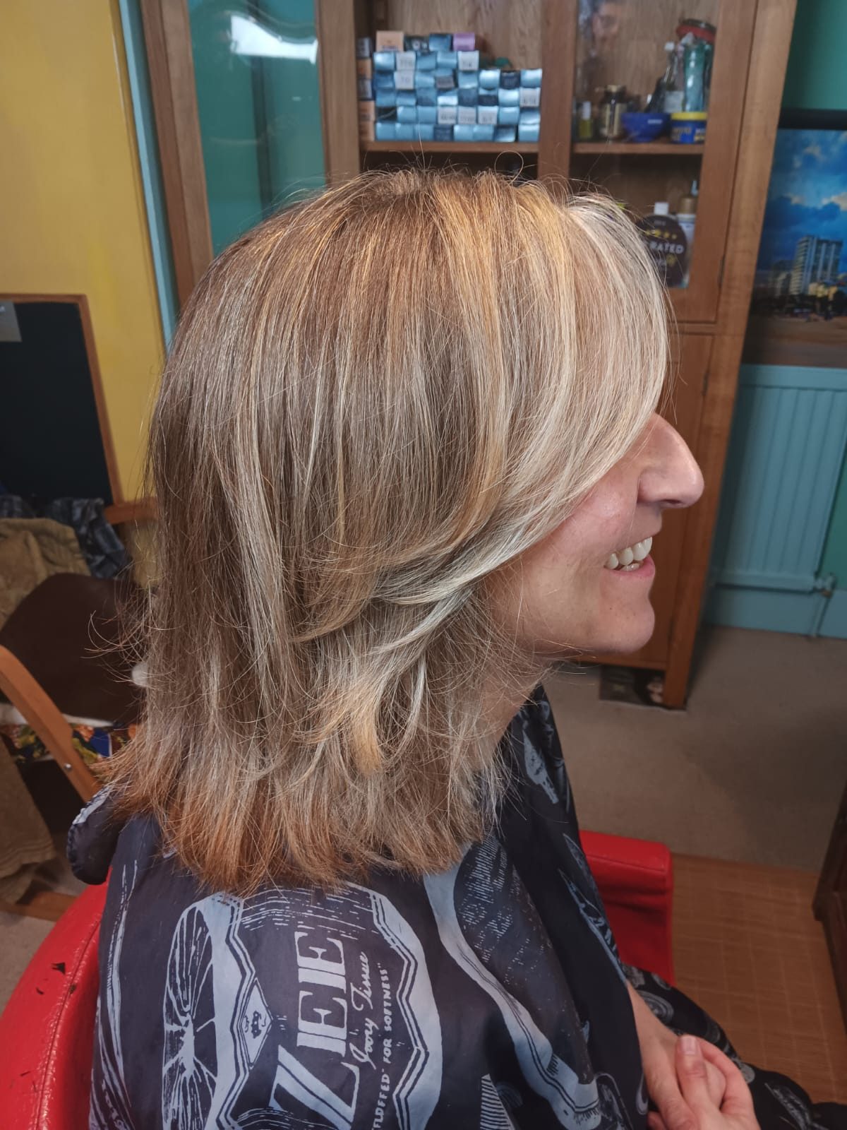 Blonde highlights with loose curls