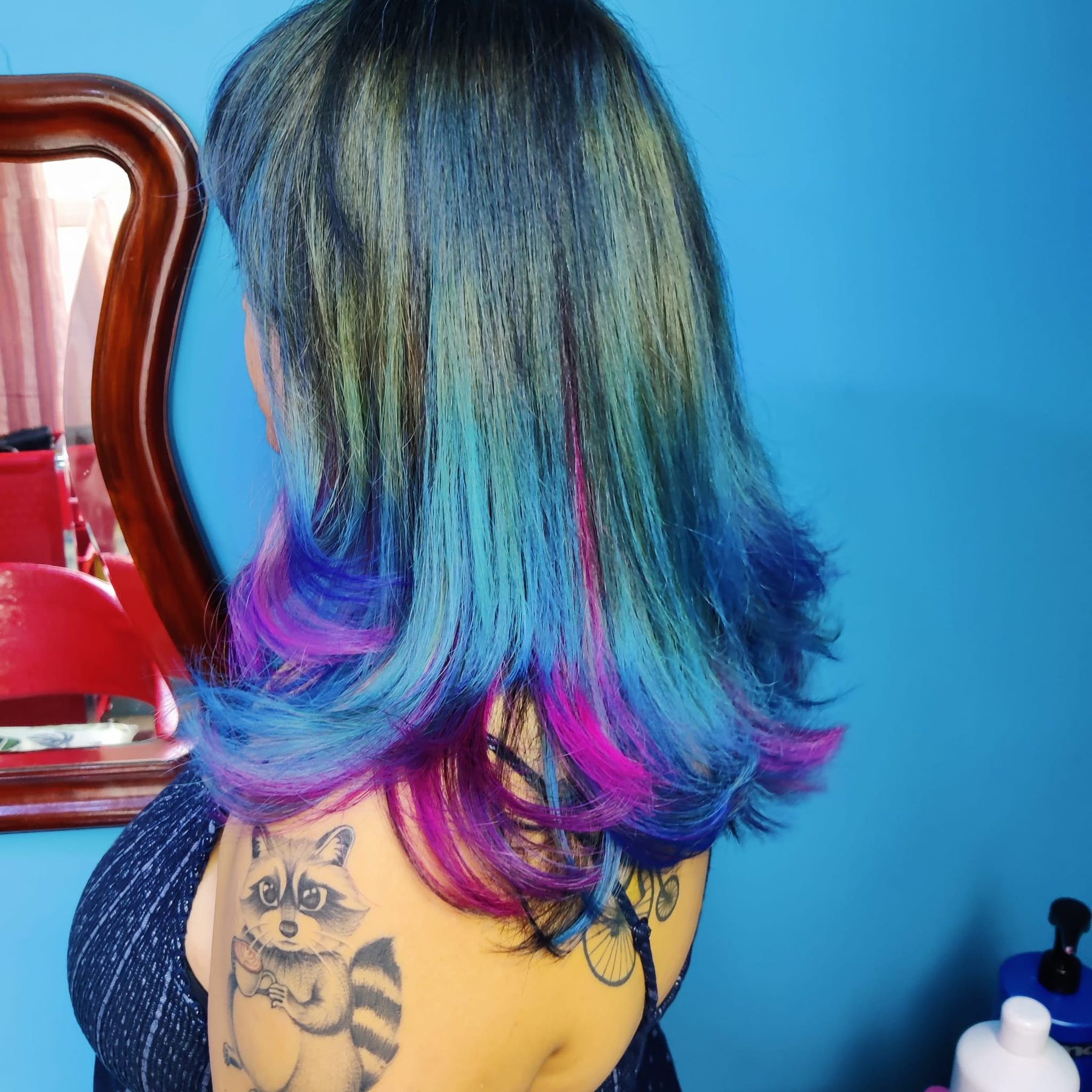 Blue, purple and magenta dimensional colour